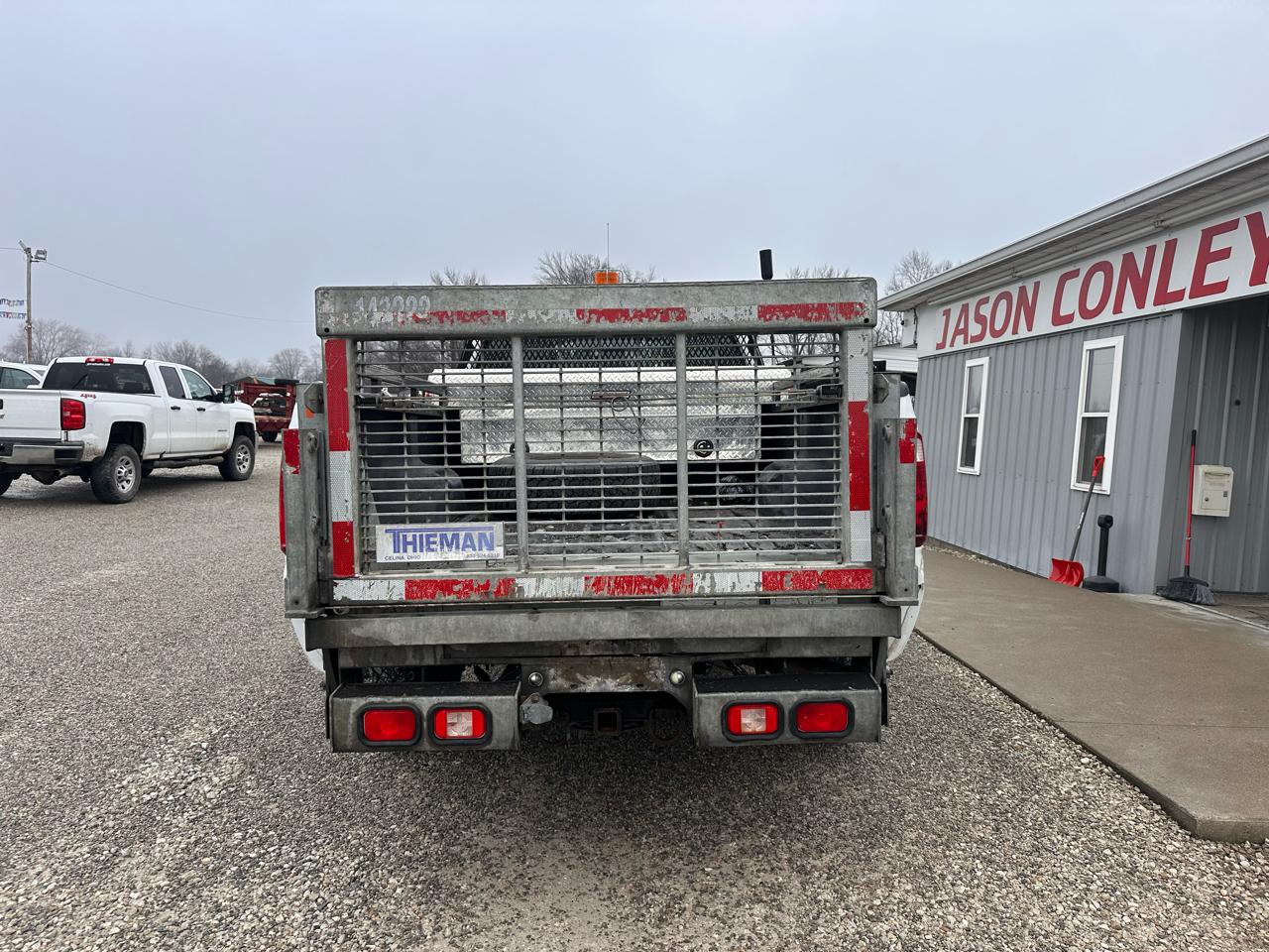 Ford Super Duty F-350 SRW 4WD Reg Cab 137" XL 2013