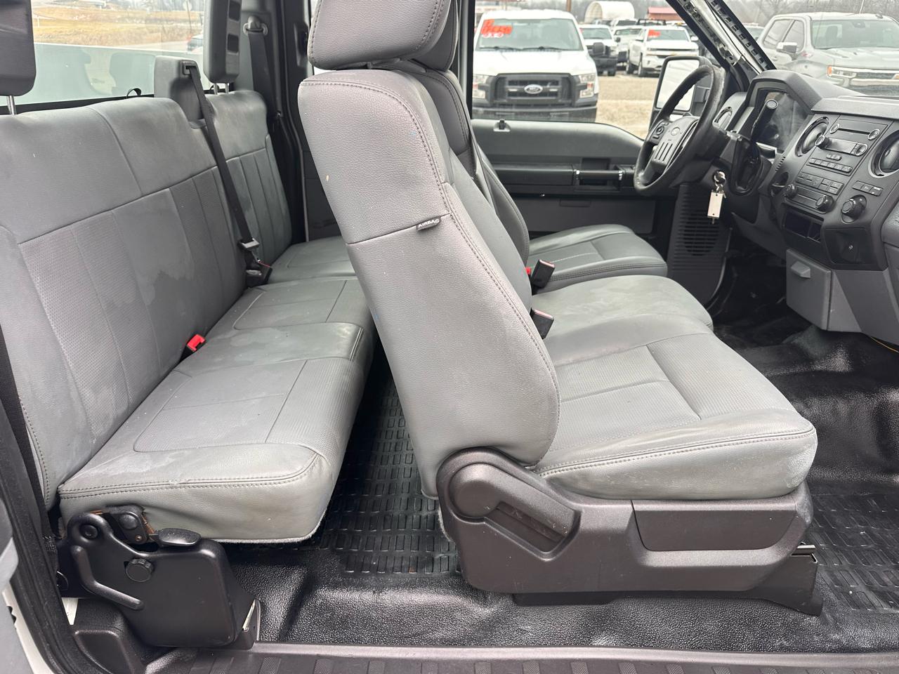 Ford Super Duty F-250 SRW 2WD SuperCab 142" XL 2011