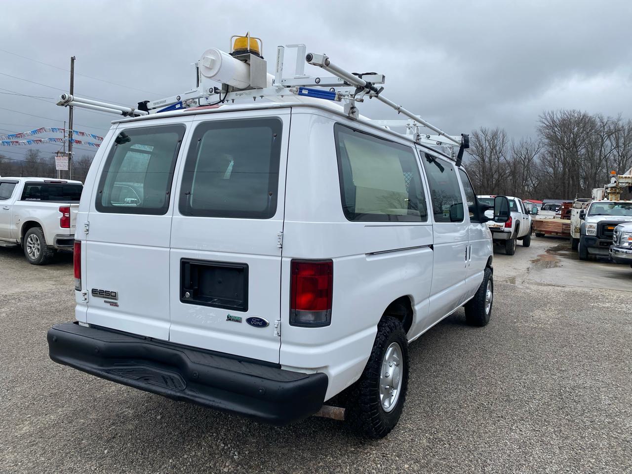 Ford Econoline Cargo Van E-250 Recreational 2012