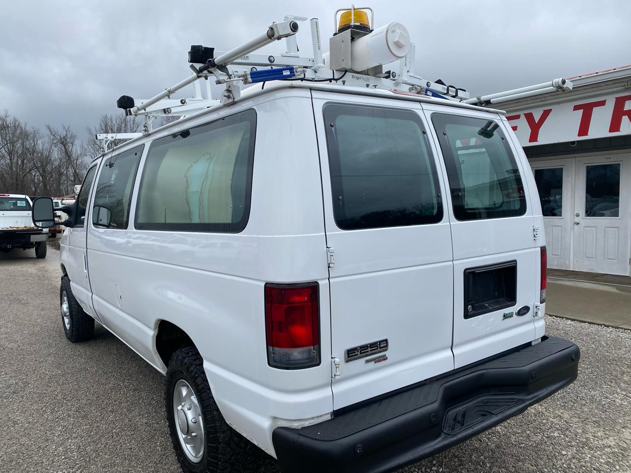 Ford Econoline Cargo Van E-250 Recreational 2012