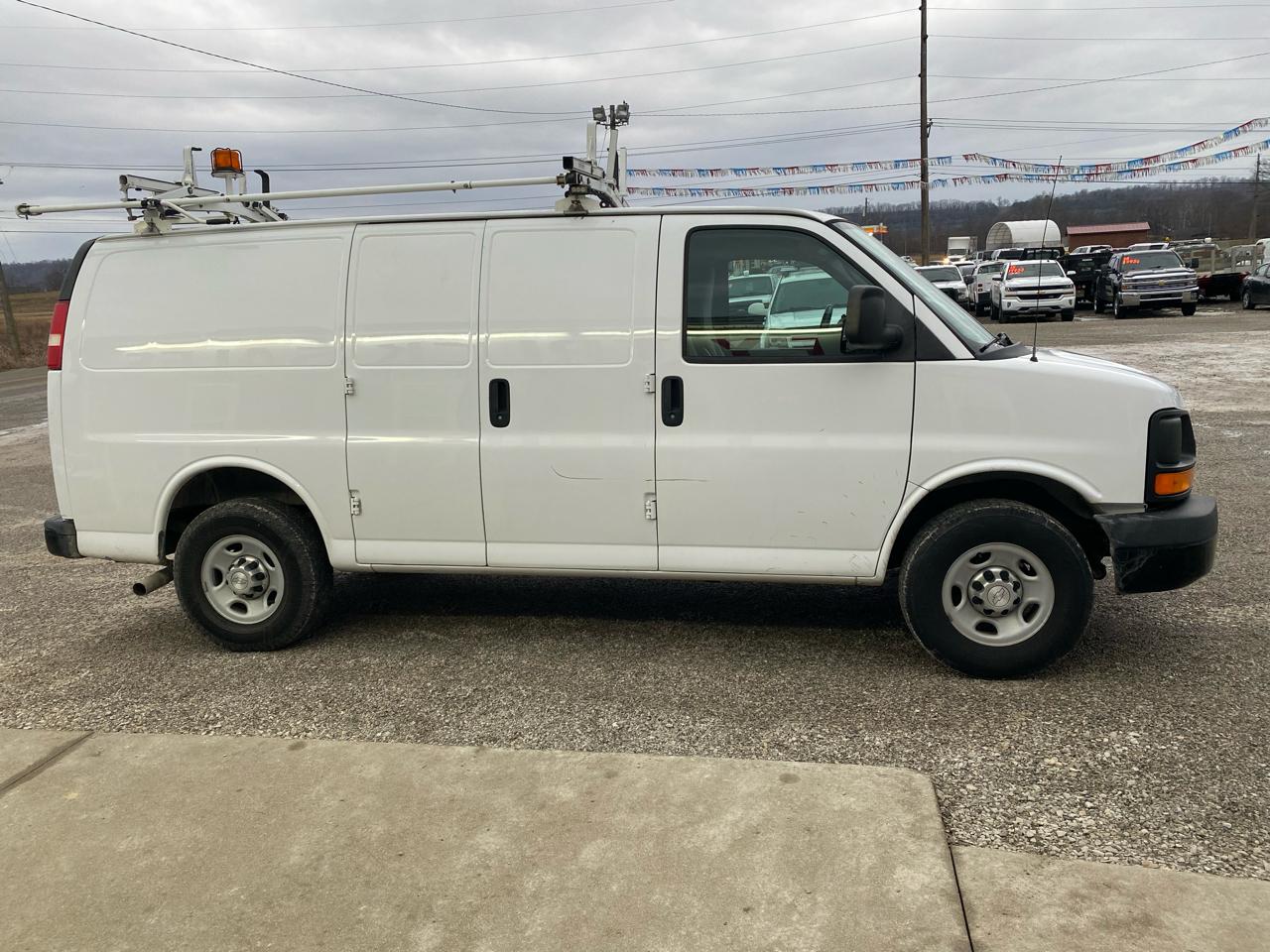 Chevrolet Express Cargo Van RWD 2500 135" 2015