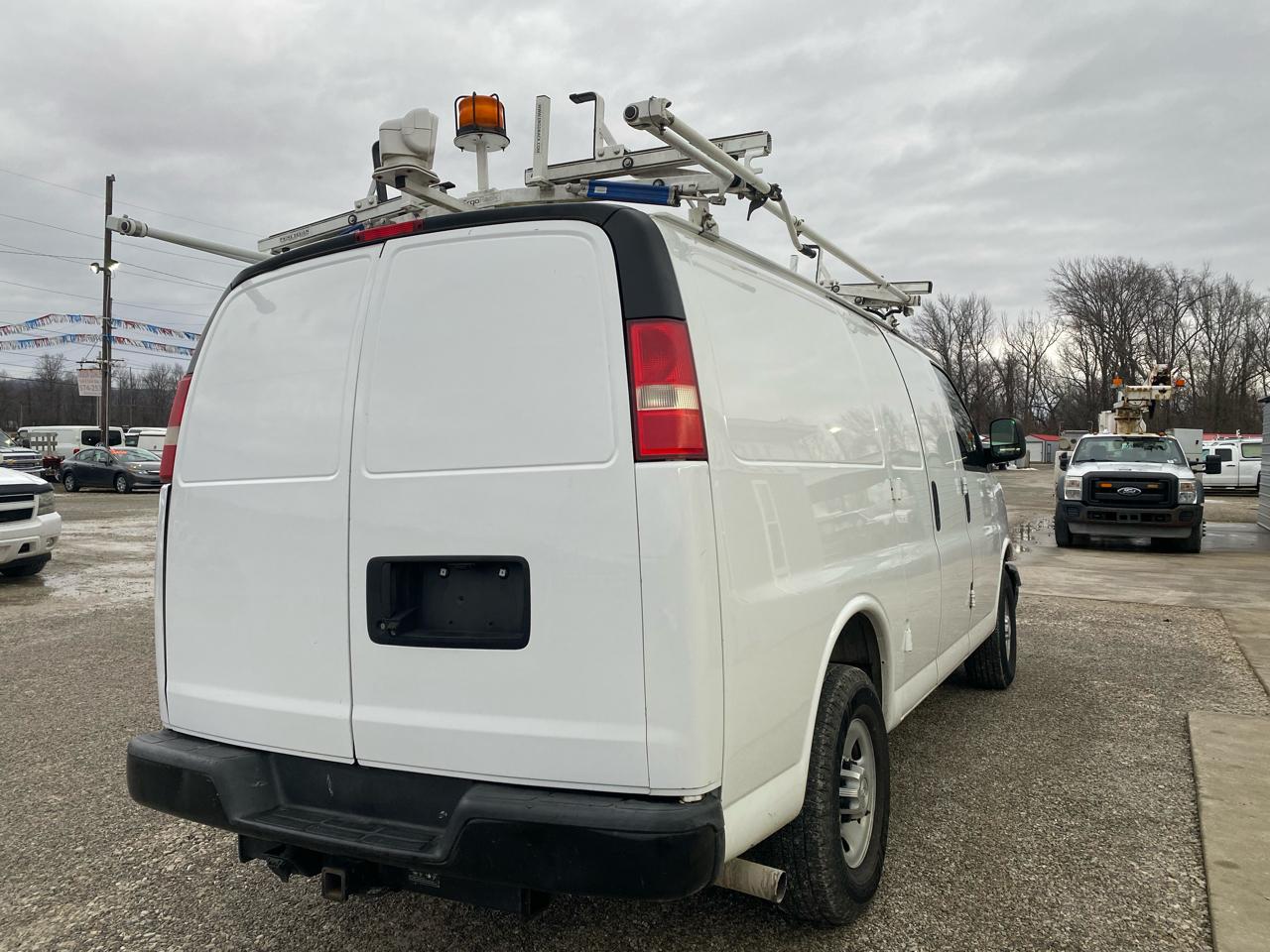 Chevrolet Express Cargo Van RWD 2500 135" 2015