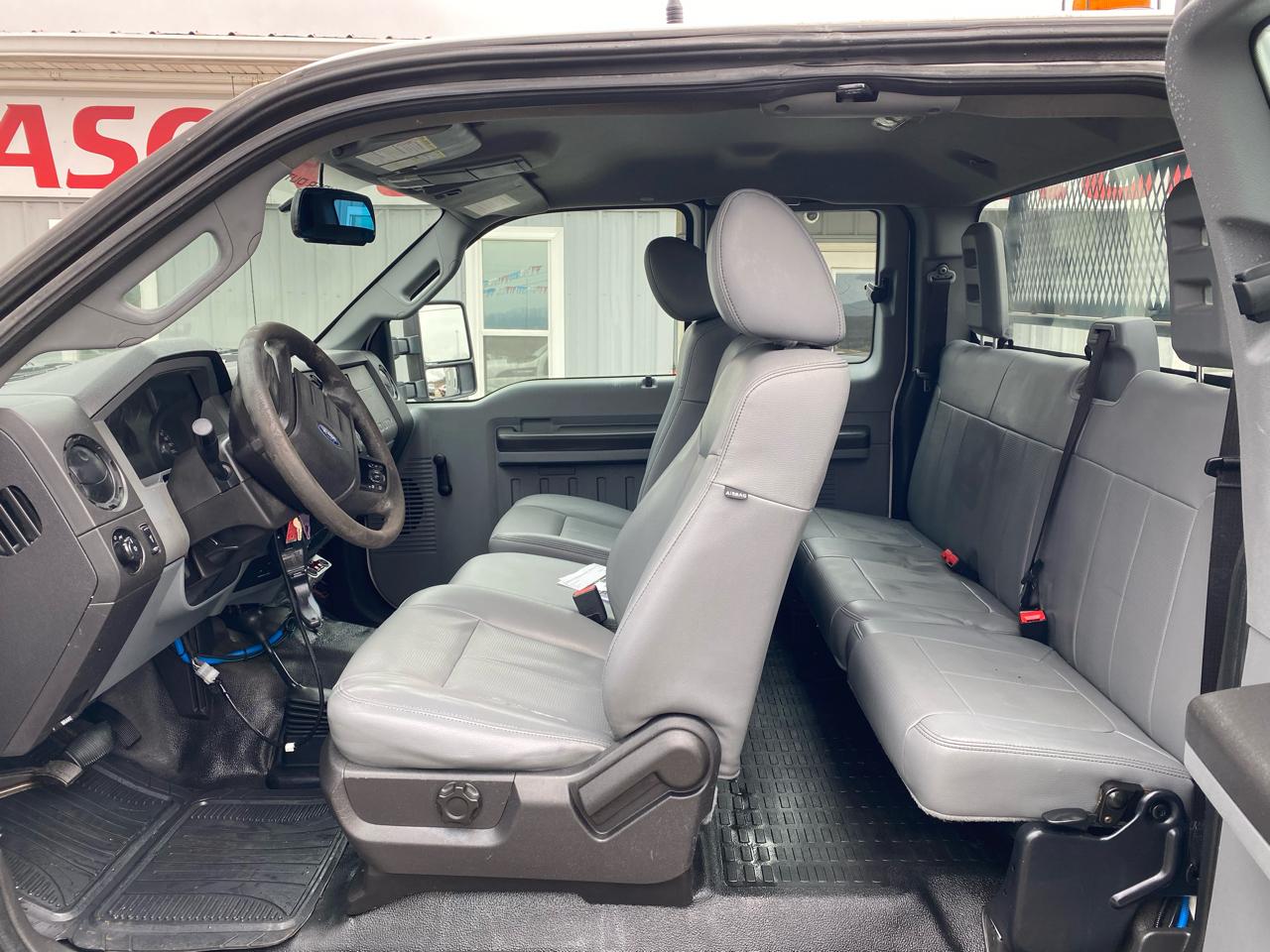 Ford Super Duty F-250 SRW 4WD SuperCab 142" XL 2012