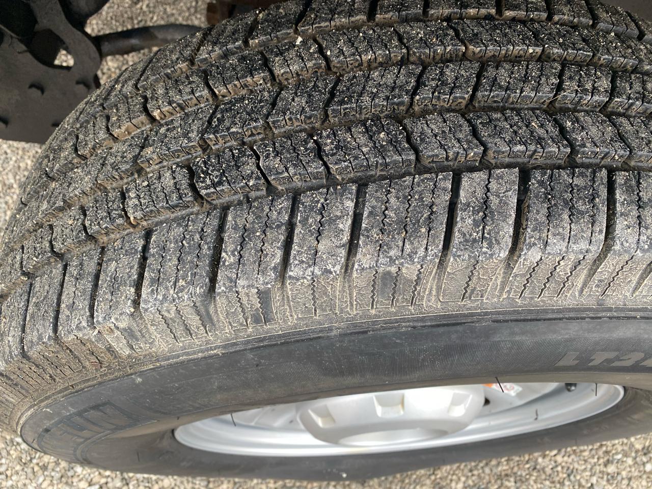 Ford Super Duty F-250 SRW 4WD SuperCab 142" XL 2012