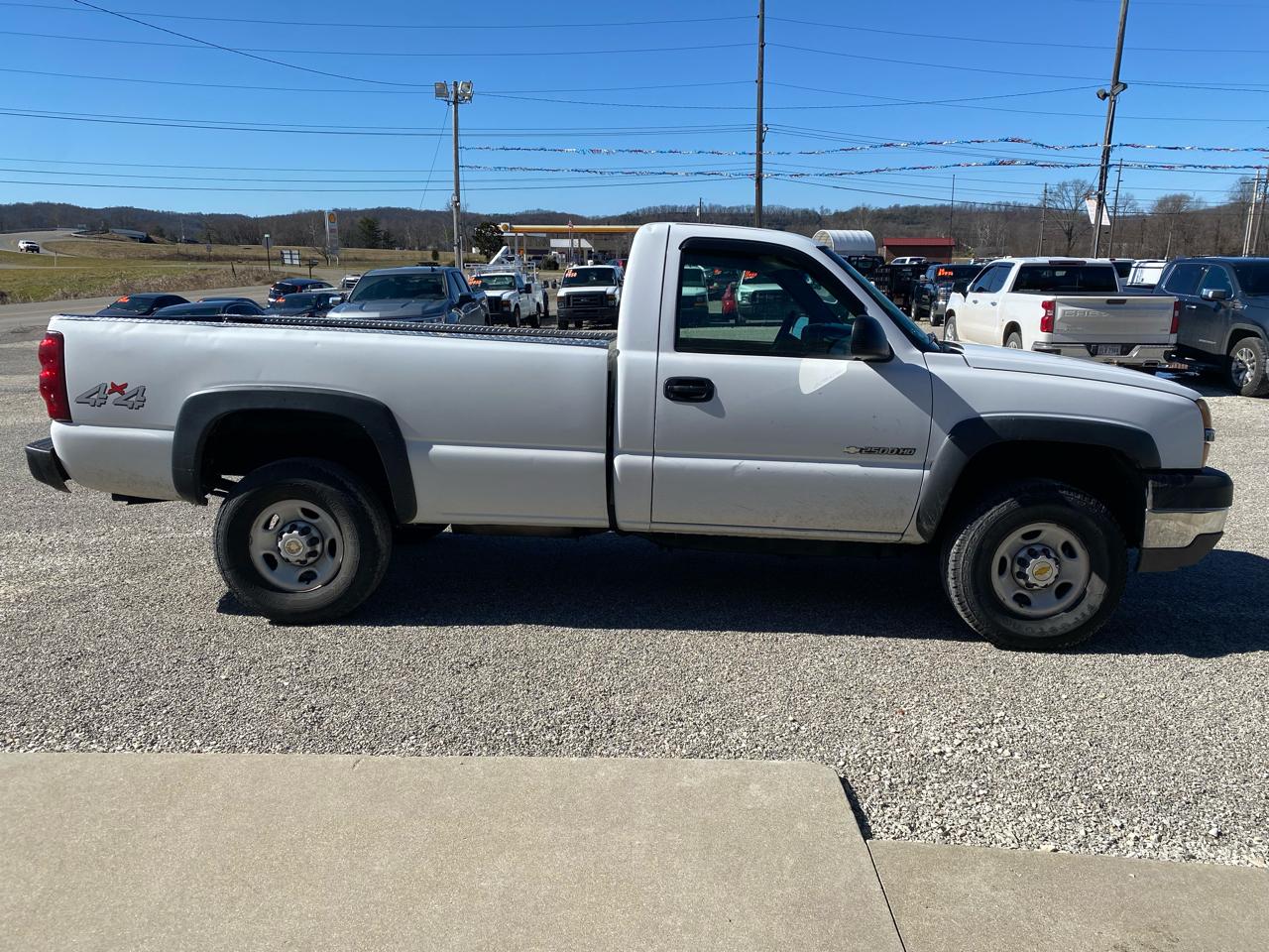 Chevrolet Silverado 2500HD Reg Cab 133" WB 4WD Work Truck 2003