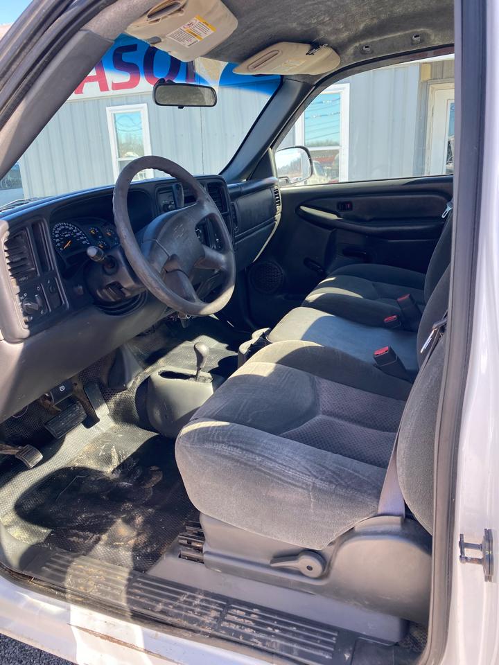 Chevrolet Silverado 2500HD Reg Cab 133" WB 4WD Work Truck 2003