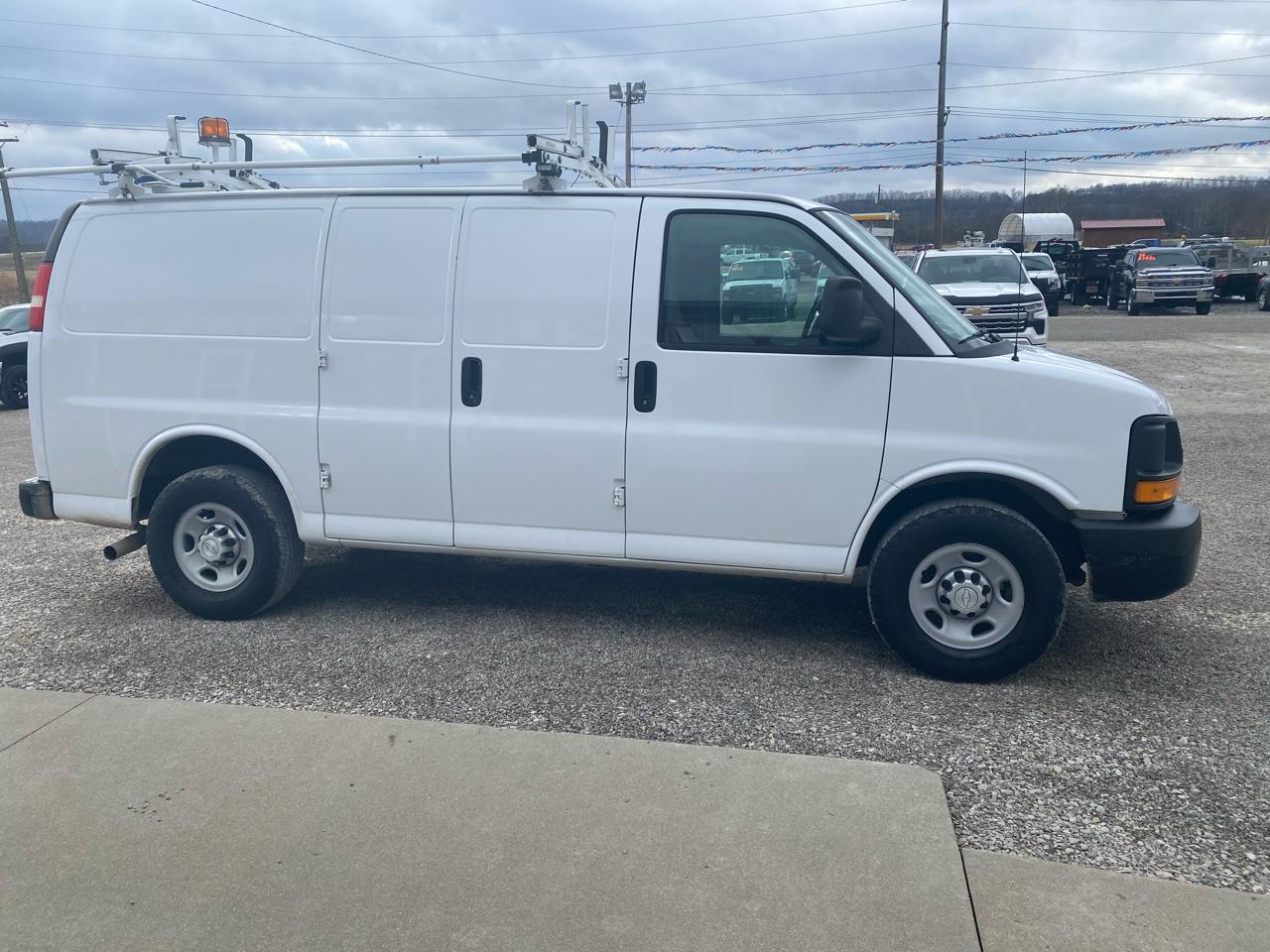 Chevrolet Express Cargo Van RWD 2500 135" 2015