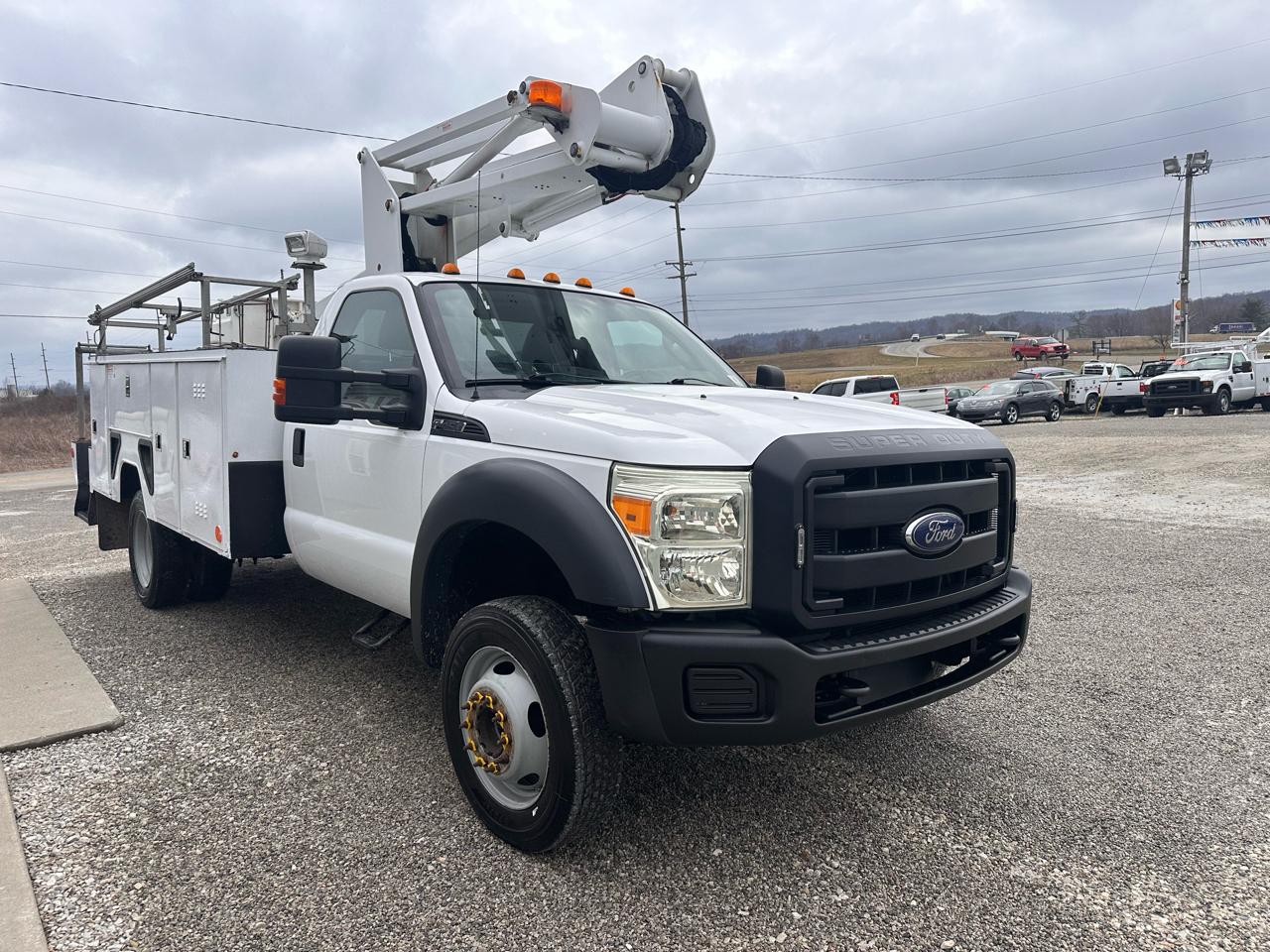 Ford Super Duty F-450 DRW 4WD Reg Cab 141" WB 60" CA XL 2015