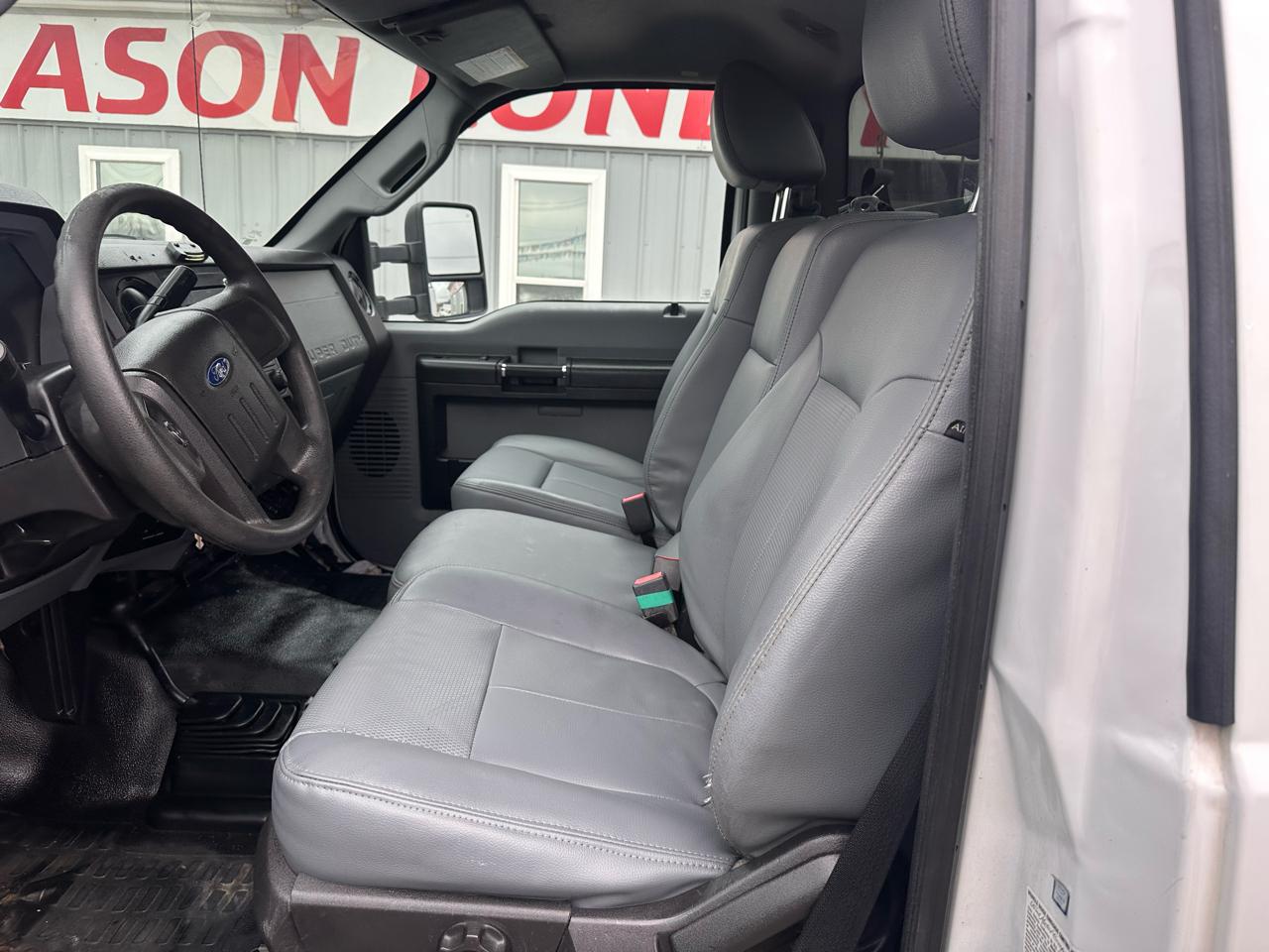 Ford Super Duty F-450 DRW 4WD Reg Cab 141" WB 60" CA XL 2015