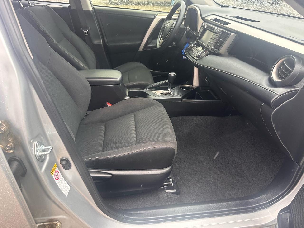 Toyota RAV4 FWD 4dr XLE (Natl) 2015