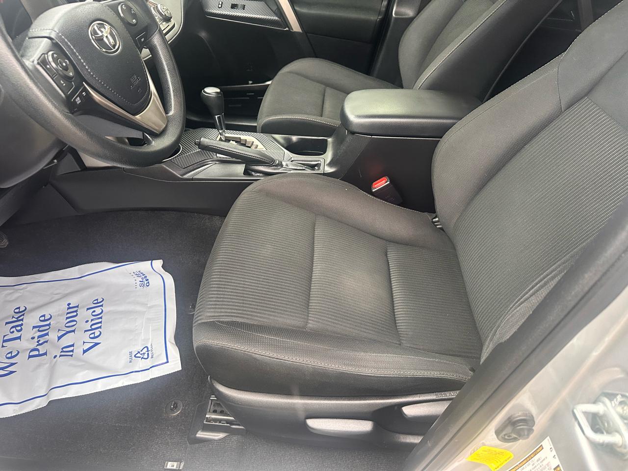 Toyota RAV4 FWD 4dr XLE (Natl) 2015