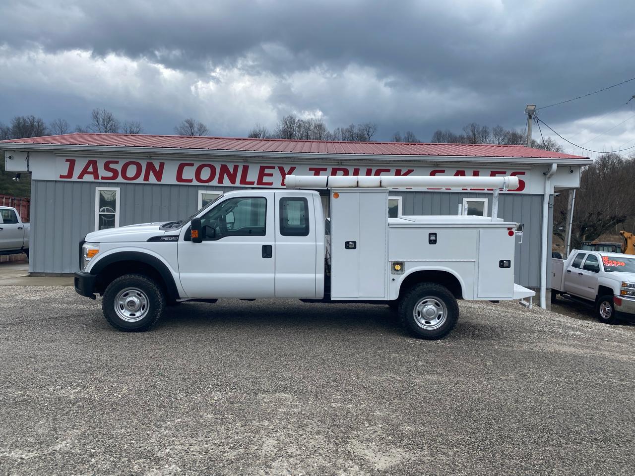 Ford Super Duty F-350 SRW 4WD SuperCab 158" XL 2015