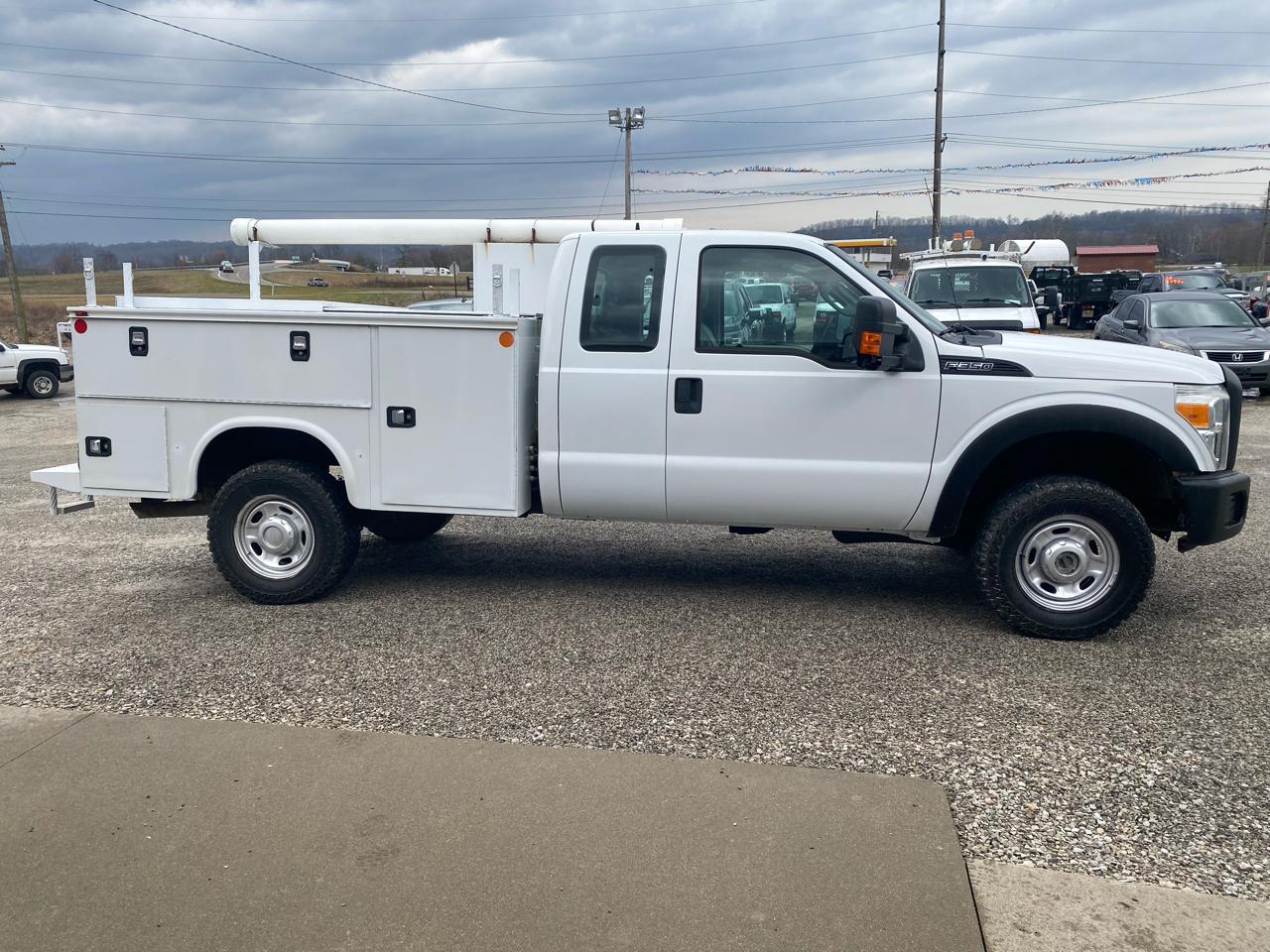 Ford Super Duty F-350 SRW 4WD SuperCab 158" XL 2015