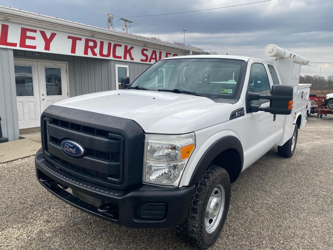 Ford Super Duty F-350 SRW 4WD SuperCab 158" XL 2015