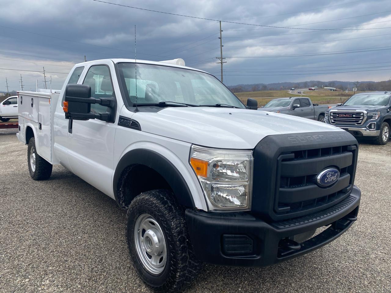 Ford Super Duty F-350 SRW 4WD SuperCab 158" XL 2015