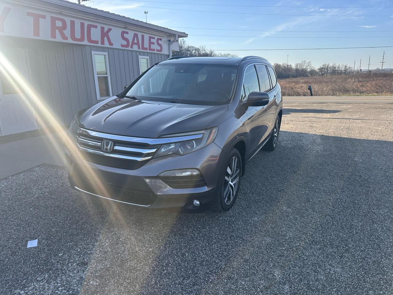 Honda Pilot AWD 4dr Elite w/RES & Navi 2016