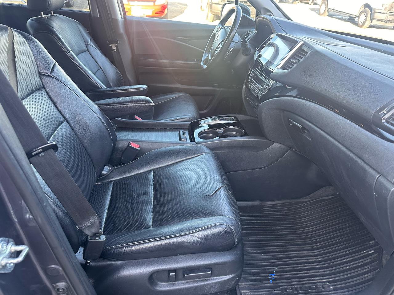 Honda Pilot AWD 4dr Elite w/RES & Navi 2016