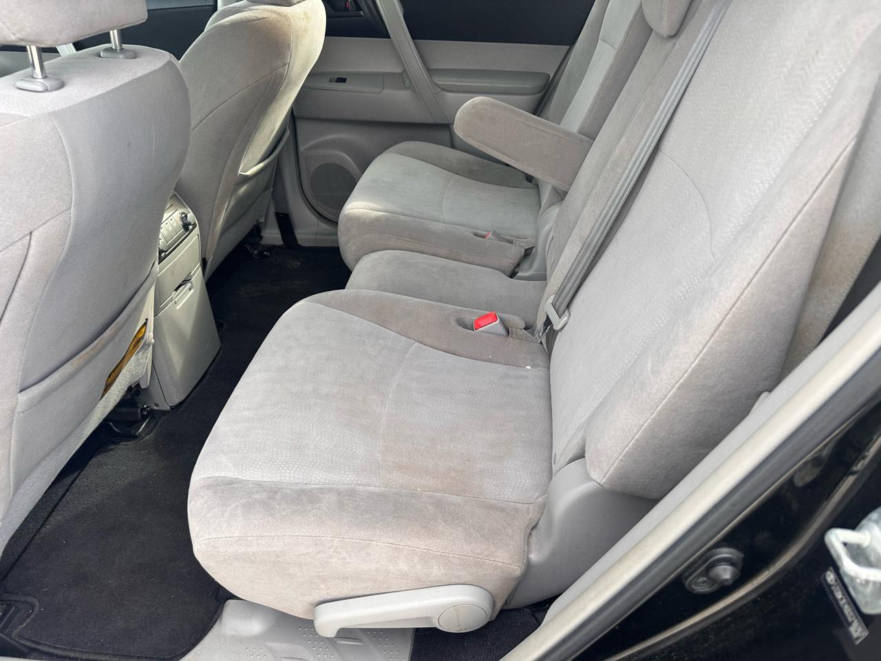 Toyota Highlander 4WD 4dr V6 (Natl) 2013