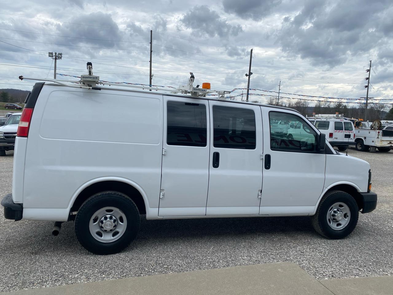 Chevrolet Express Cargo Van RWD 2500 135" 2014