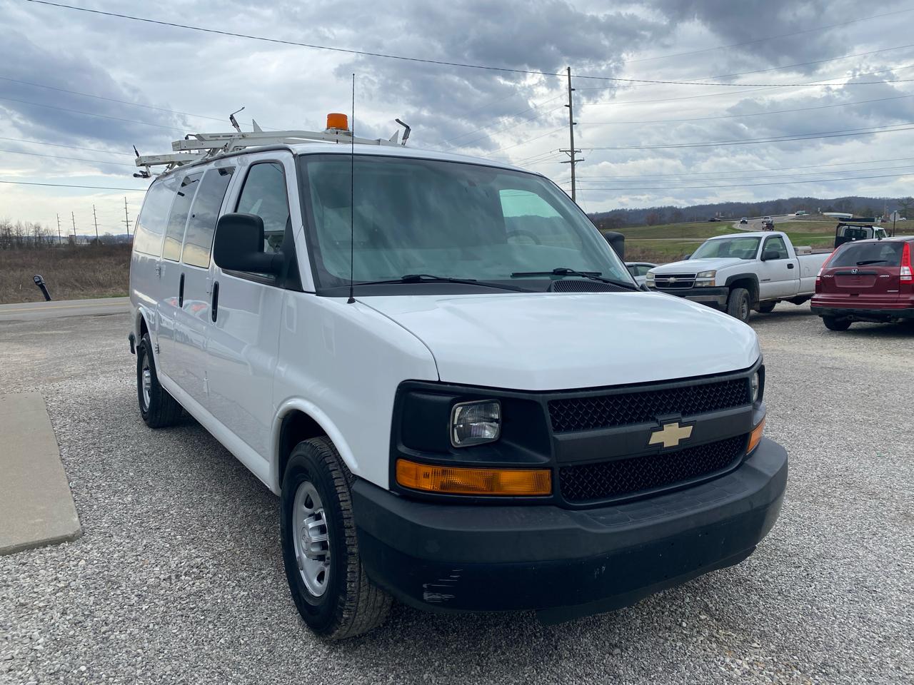 Chevrolet Express Cargo Van RWD 2500 135" 2014