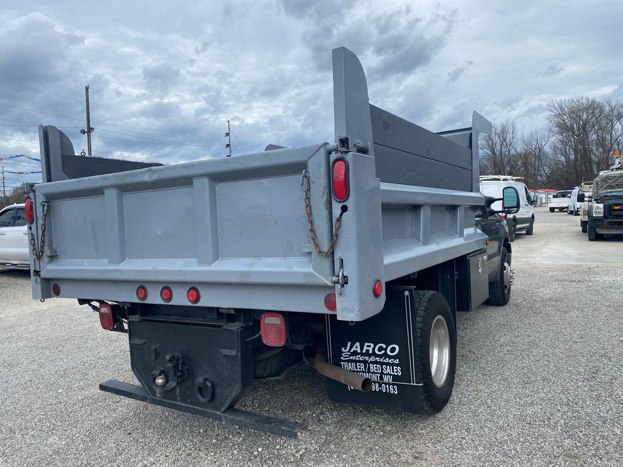 Ford Super Duty F-350 DRW Reg Cab 141" WB 60" CA XLT 2006