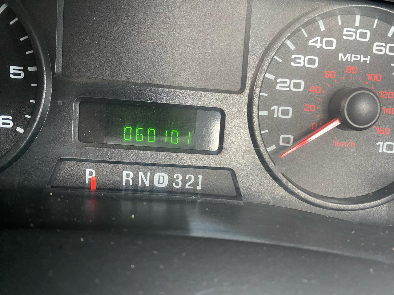 Ford Super Duty F-350 DRW Reg Cab 141" WB 60" CA XL 2006