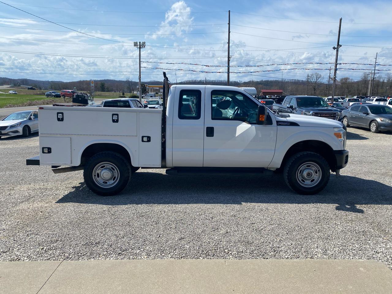Ford Super Duty F-250 SRW 4WD Reg Cab 137" XL 2016