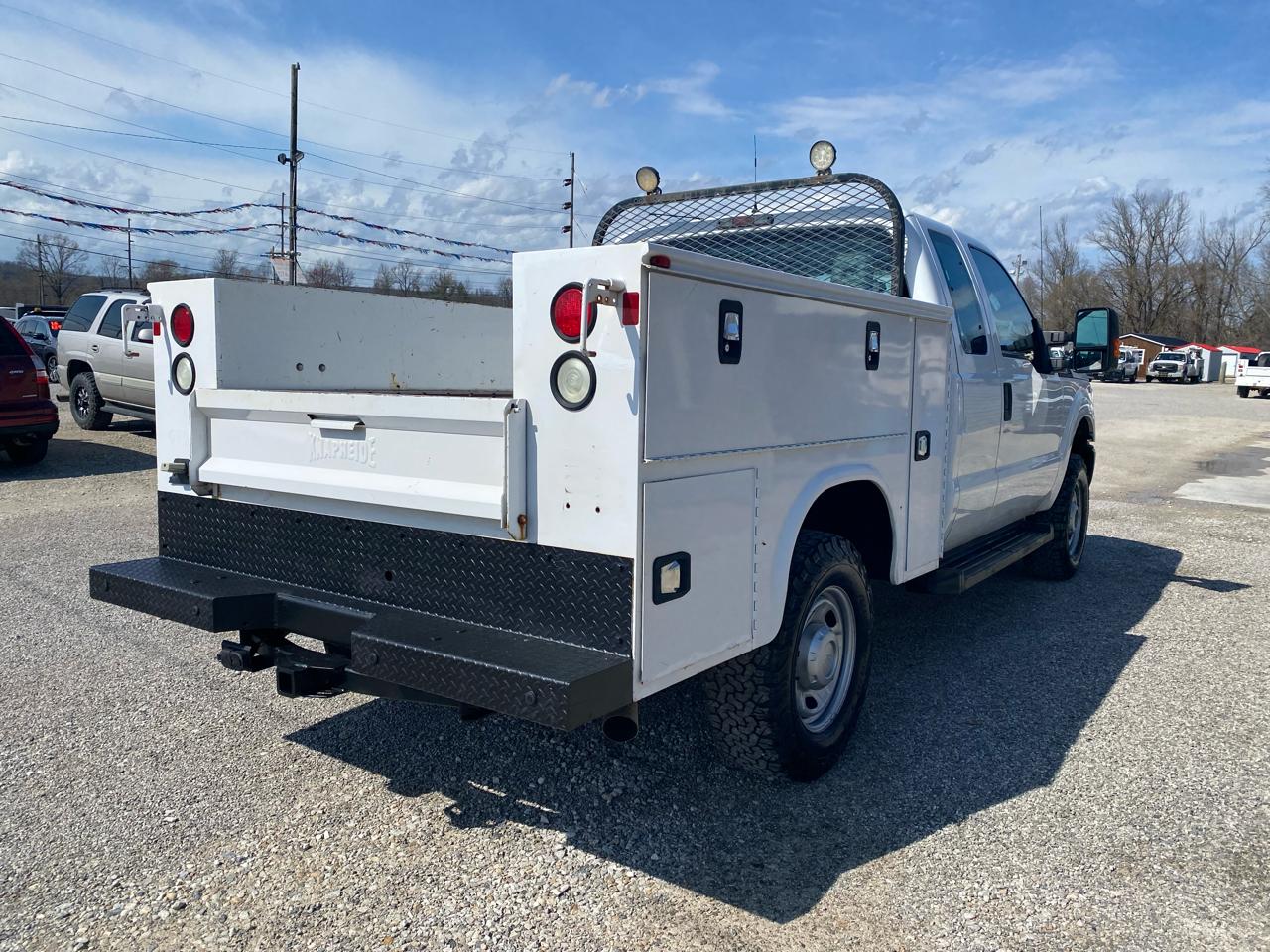 Ford Super Duty F-250 SRW 4WD Reg Cab 137" XL 2016