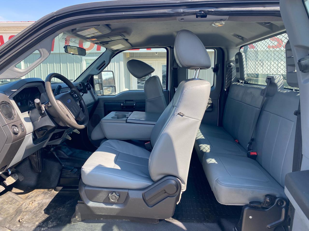 Ford Super Duty F-250 SRW 4WD Reg Cab 137" XL 2016