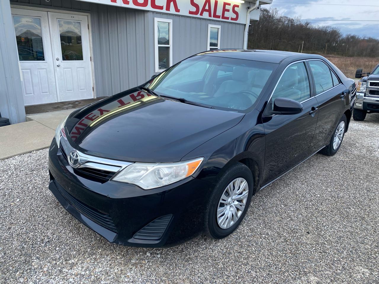 Toyota Camry 4dr Sdn I4 Auto XLE (Natl) 2013