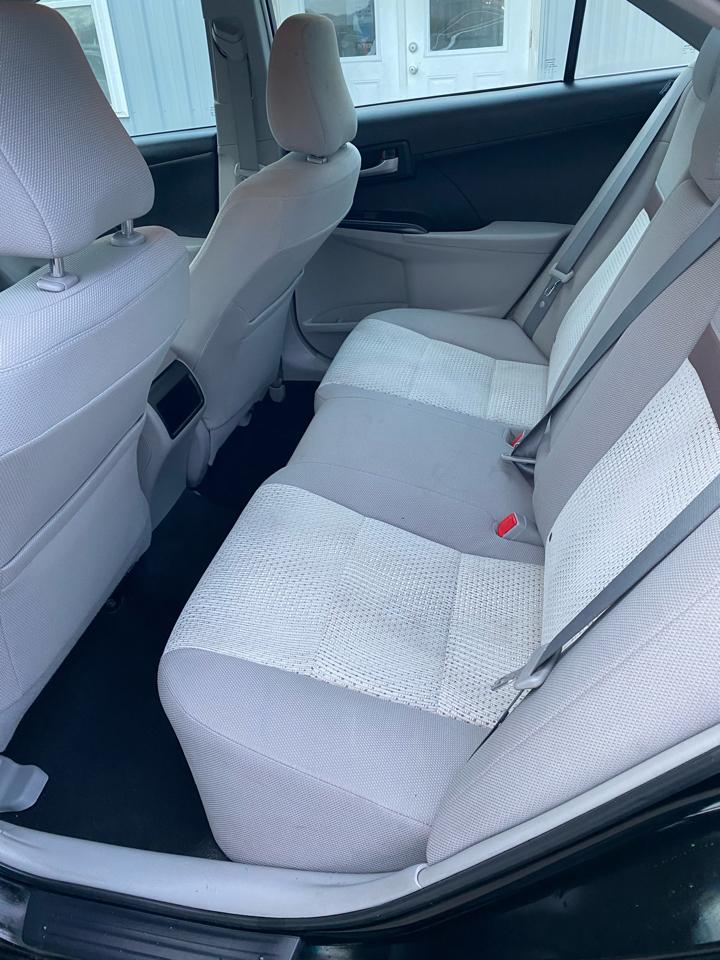 Toyota Camry 4dr Sdn I4 Auto XLE (Natl) 2013