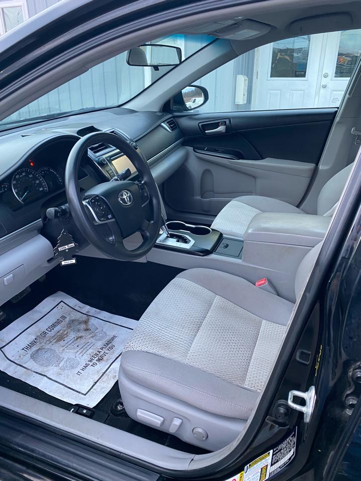 Toyota Camry 4dr Sdn I4 Auto XLE (Natl) 2013