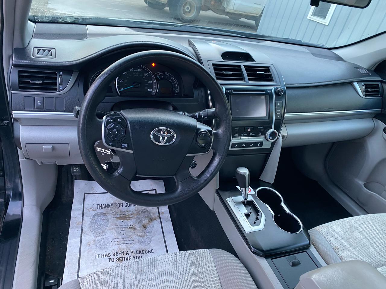 Toyota Camry 4dr Sdn I4 Auto XLE (Natl) 2013