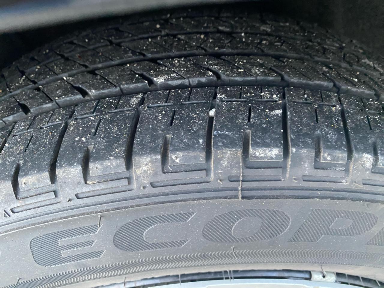 Toyota Camry 4dr Sdn I4 Auto XLE (Natl) 2013