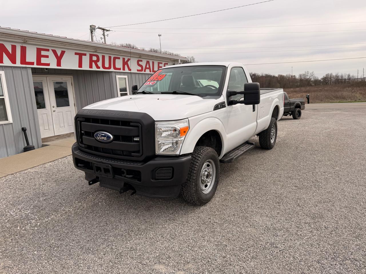 Ford Super Duty F-350 SRW 4WD Reg Cab 137" XL 2012