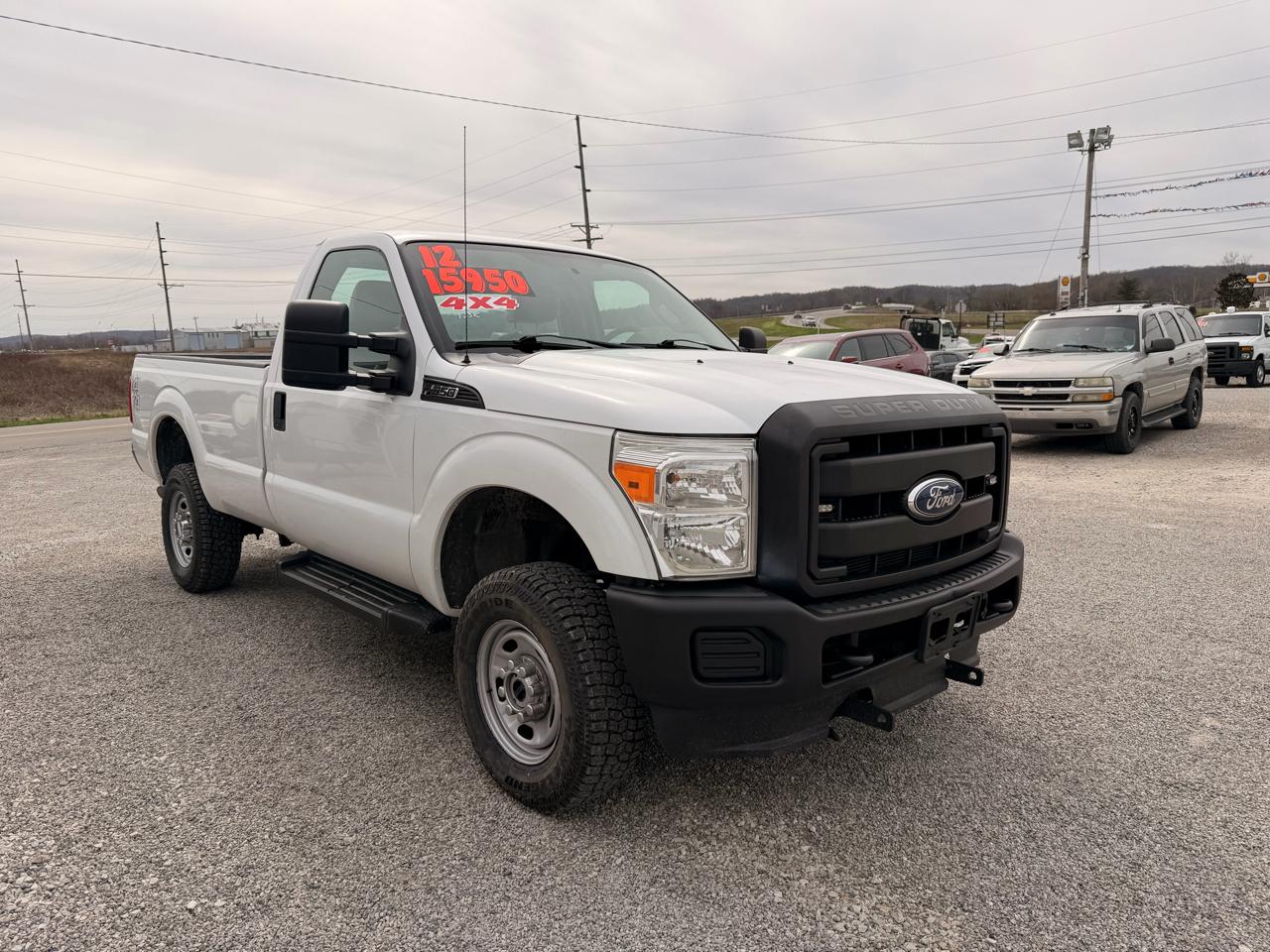 Ford Super Duty F-350 SRW 4WD Reg Cab 137" XL 2012