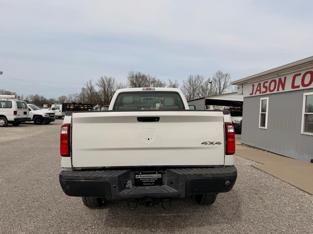 Ford Super Duty F-350 SRW 4WD Reg Cab 137" XL 2012