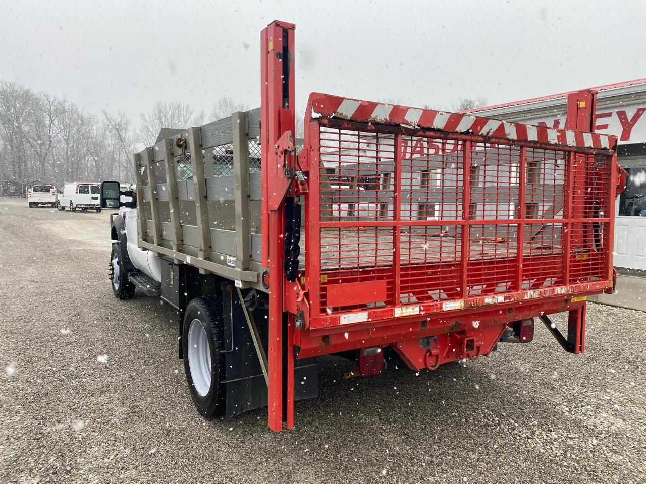 Ford Super Duty F-450 DRW 4WD Crew Cab 176" WB 60" CA XL 2008