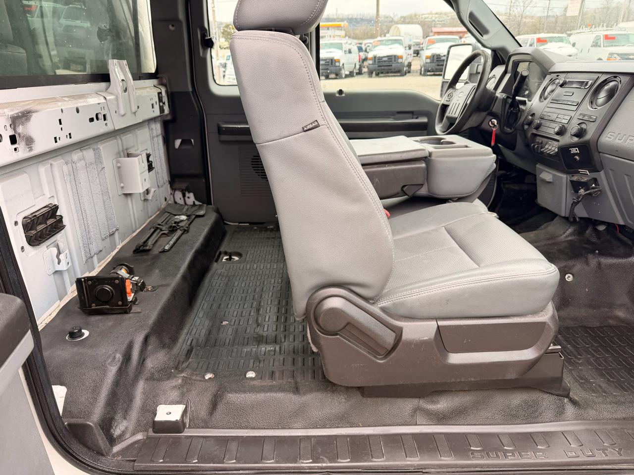 Ford Super Duty F-250 SRW 4WD SuperCab 158" XL 2015