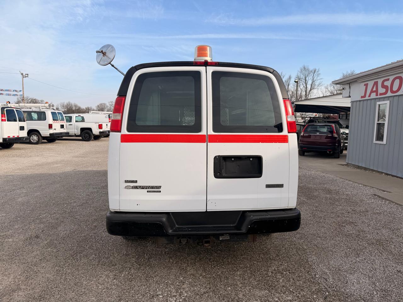 Chevrolet Express Cargo Van RWD 2500 135" 2011