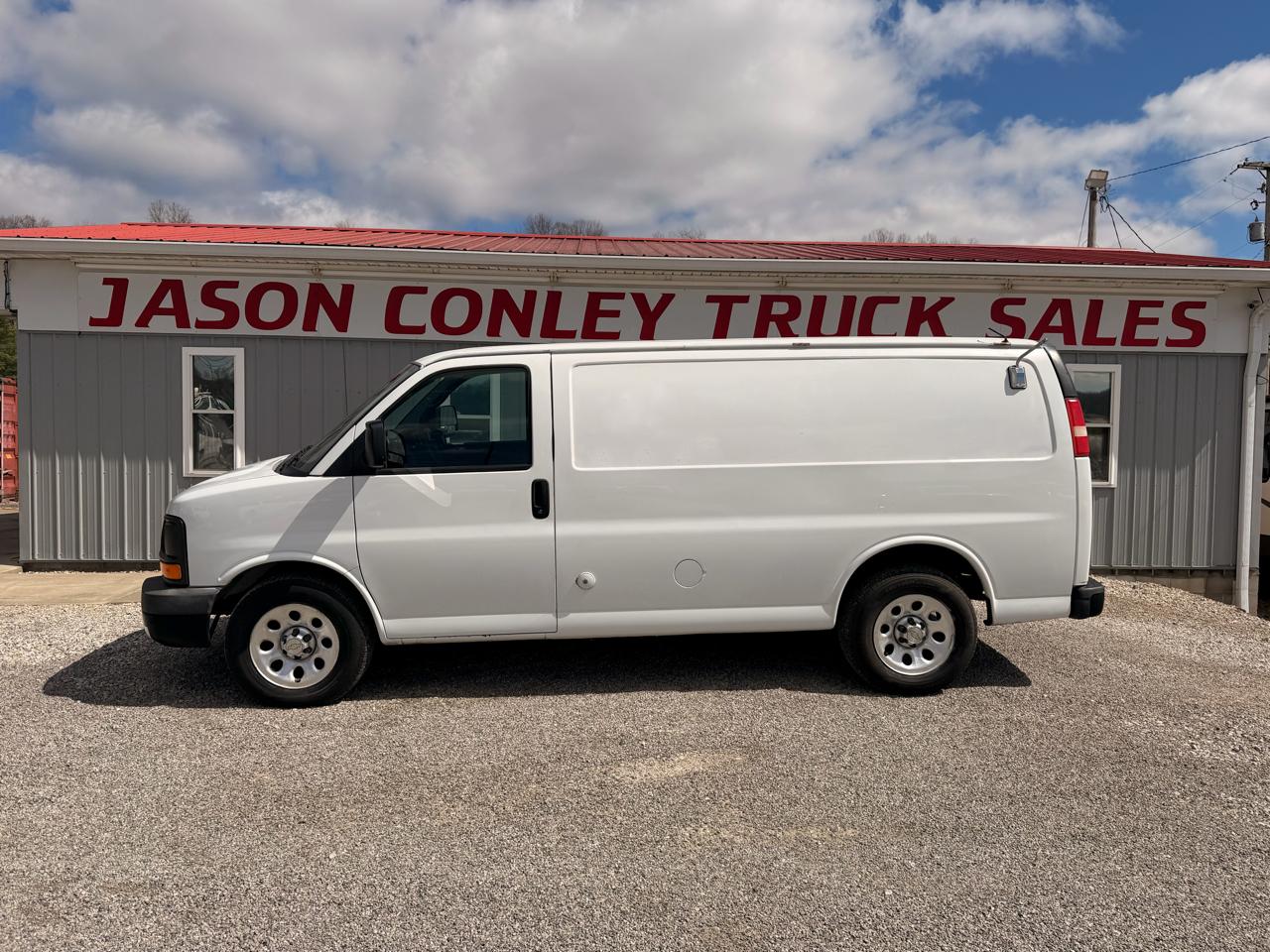 Chevrolet Express Cargo Van RWD 1500 135" 2012