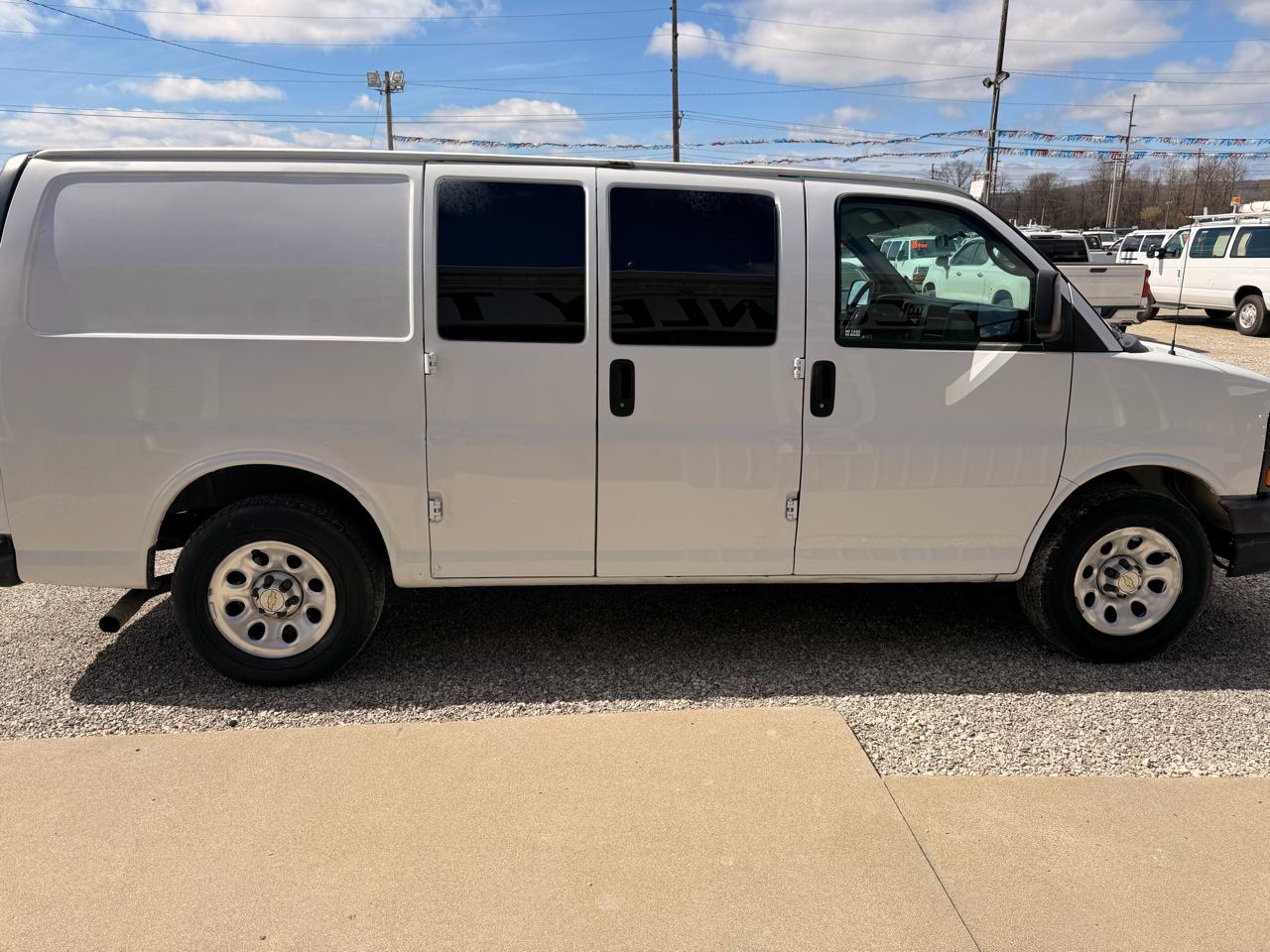 Chevrolet Express Cargo Van RWD 1500 135" 2012