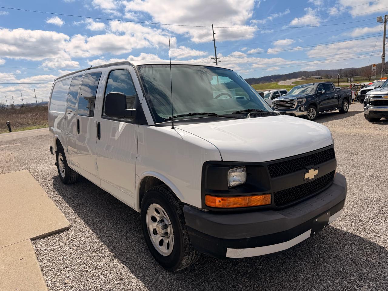 Chevrolet Express Cargo Van RWD 1500 135" 2012