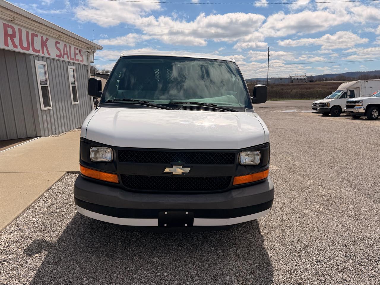 Chevrolet Express Cargo Van RWD 1500 135" 2012