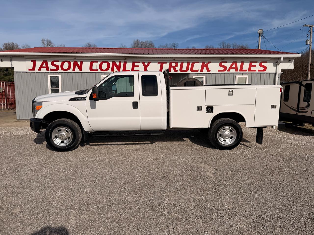 Ford Super Duty F-350 SRW 4WD SuperCab 162" WB 60" CA XL 2016