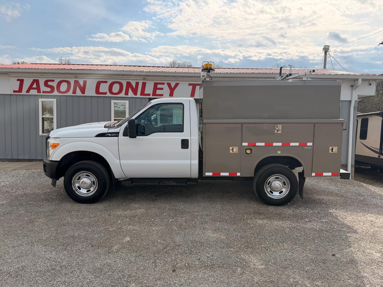 2016 Ford Super Duty F-350 SRW 4WD Reg Cab 137" XL