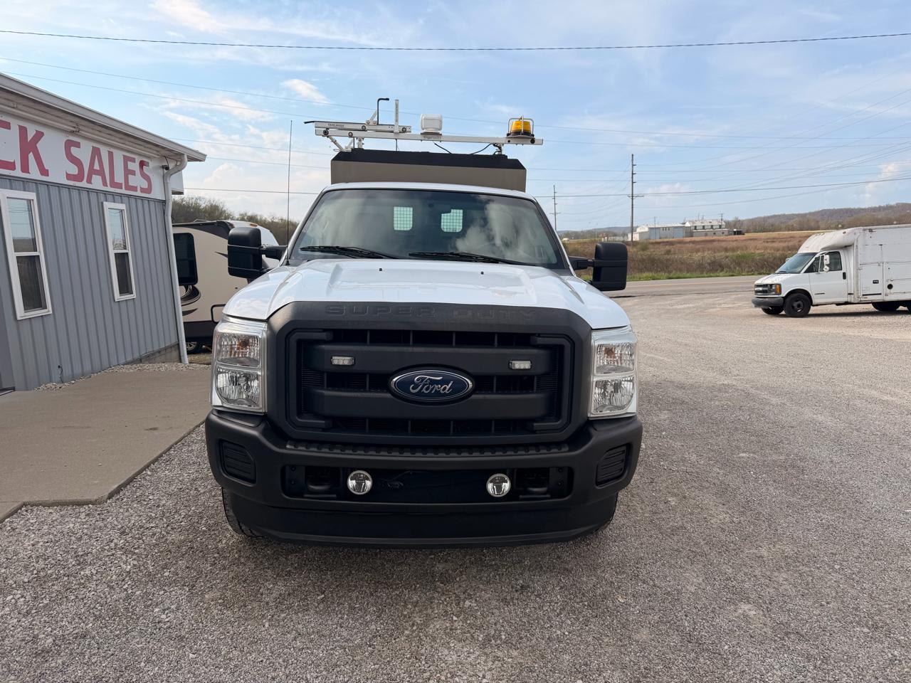 Ford Super Duty F-350 SRW 4WD Reg Cab 137" XL 2016