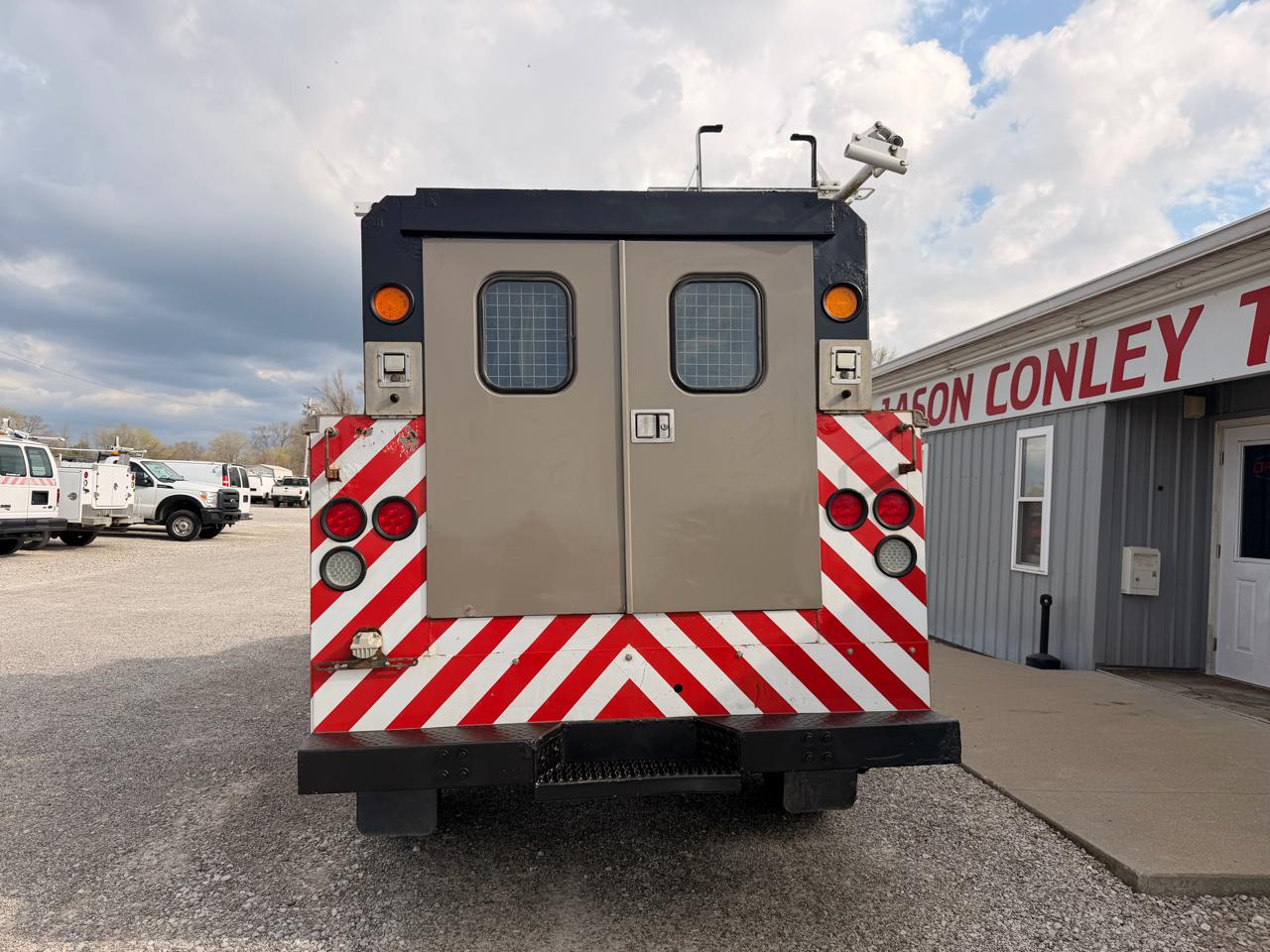 Ford Super Duty F-350 SRW 4WD Reg Cab 137" XL 2016