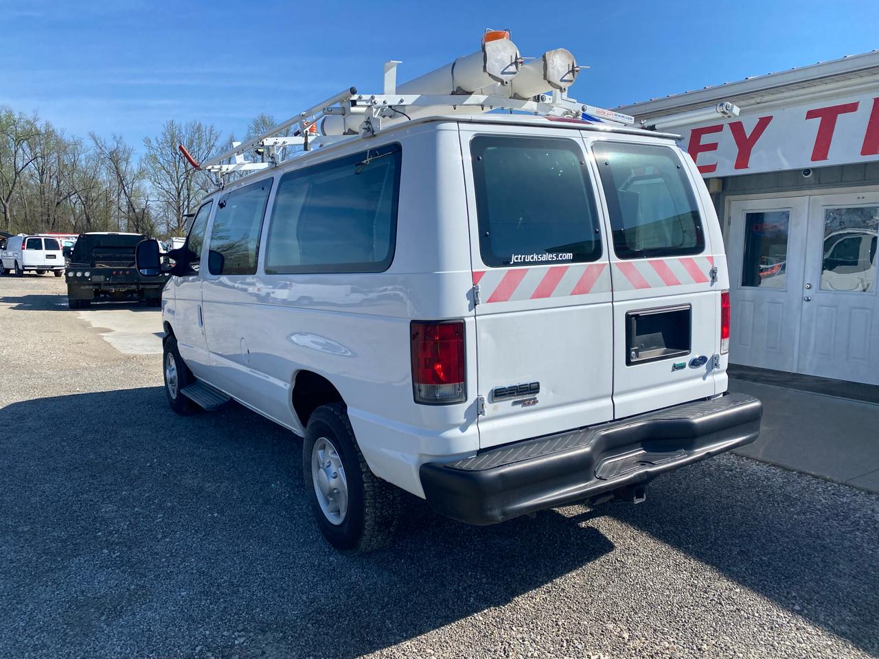 Ford Econoline Cargo Van E-350 Super Duty Commercial 2012