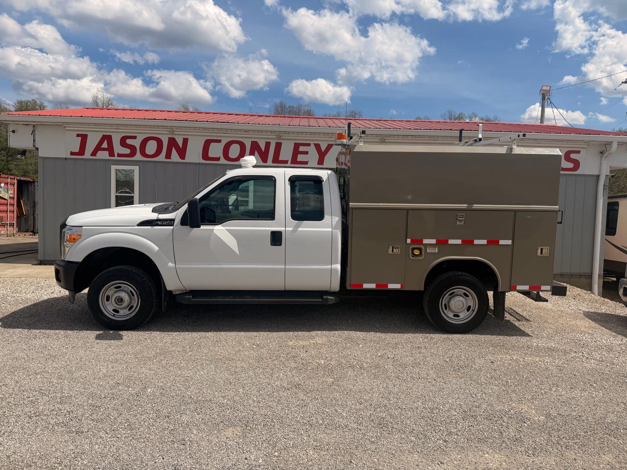 Ford Super Duty F-350 SRW 4WD SuperCab 158" XL 2013